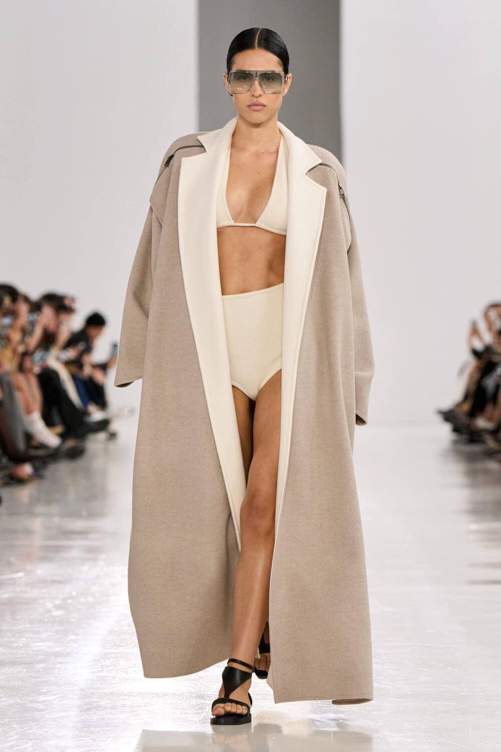 コート MAX MARA SS25 coat Max Mara: Ready-To-Wear SS25 - 10 Magazine